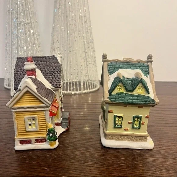 Vintage Christmas Winter Village Town Bakery House & Decorated Village House Y2K - Picture 5 of 12